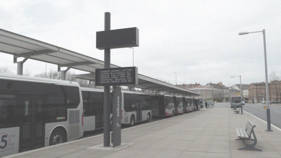 Jakie są dostępne linie autobusowe do Jeleniej Góry?