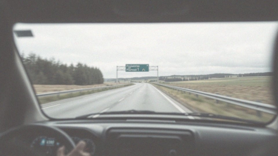 Ile trwa maksymalny czas dostawy dla paczek o długości 500 km?